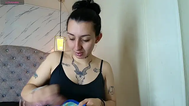 Iris  77 online show from 10-10-25, 03:55