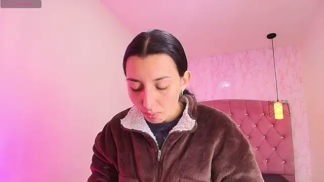 Iris  77 online show from 10-20-25, 06:41