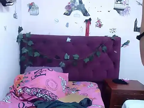 Snapshot of Cherrythx chatting on 10-08-25, 02:58 Cherrythx online show from 10-08-25, 02:58