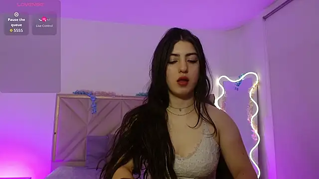 Ixchel tay online show from 10-20-25, 03:40