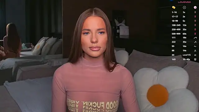 Snapshot of AlexisGraysX chatting on 09-10-25, 10:10 AlexisGraysX online show from 09-10-25, 10:10