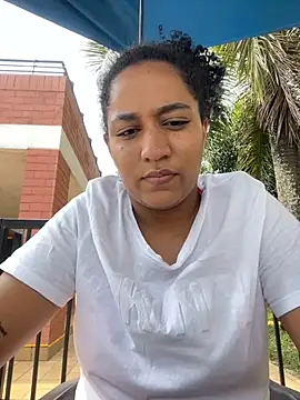 Snapshot of jesicamonroe44 chatting on 11-01-25, 05:37 jesicamonroe44 online show from 11-01-25, 05:37