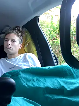 GoldenPussy1329 online show from 10-13-25, 08:47