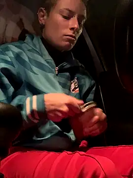 GoldenPussy1329 online show from 10-25-25, 06:35