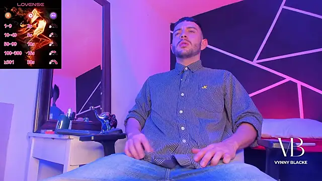 VynnyBlacke  online show from 10-29-25, 08:10