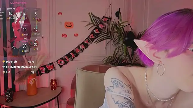 luna son online show from 10-31-25, 09:43