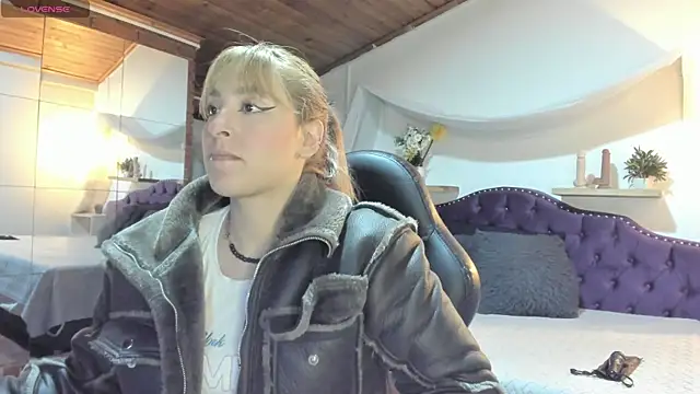 sophialyh 1 online show from 12-19-25, 12:34