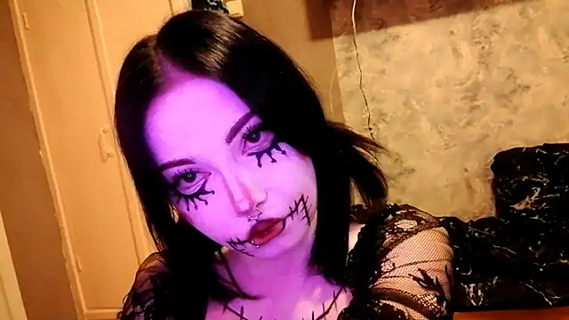 Beeping Creature online show from 10-29-25, 01:35