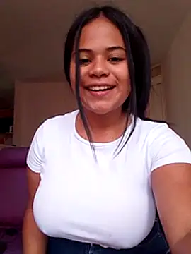 Antonela 19 online show from 10-25-25, 03:07