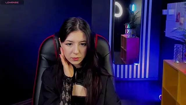 Snapshot of Azaliya_Haze chatting on 10-12-25, 10:25 Azaliya Haze online show from 10-12-25, 10:25