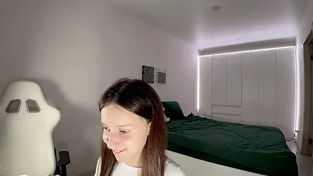 Snapshot of monnymoon chatting on 10-30-25, 09:55 monnymoon online show from 10-30-25, 09:55