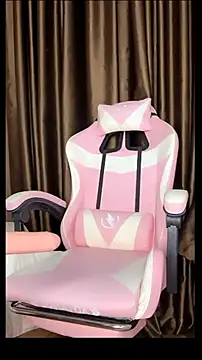 ChauChau009 online show from 10-20-25, 10:59