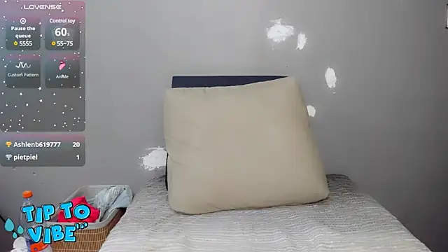 Snapshot of INDIANROMANCE chatting on 12-11-24, 09:41 INDIANROMANCE online show from 12-11-24, 09:41