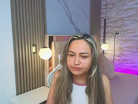 Snapshot of lila_cute1 chatting on 10-05-25, 11:52 lila cute1 online show from 10-05-25, 11:52