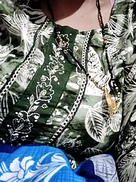 Snapshot of Hot__bhabhi_99 chatting on 10-05-25, 01:53 Hot bhabhi 99 online show from 10-05-25, 01:53