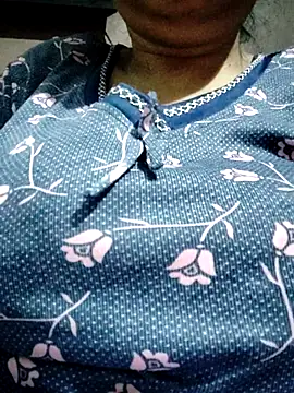 Snapshot of Hot__bhabhi_99 chatting on 10-11-25, 03:10 Hot bhabhi 99 online show from 10-11-25, 03:10