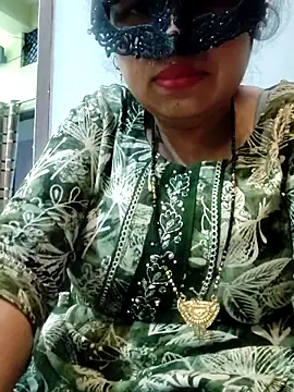 Snapshot of Hot__bhabhi_99 chatting on 12-14-25, 06:08 Hot bhabhi 99 online show from 12-14-25, 06:08