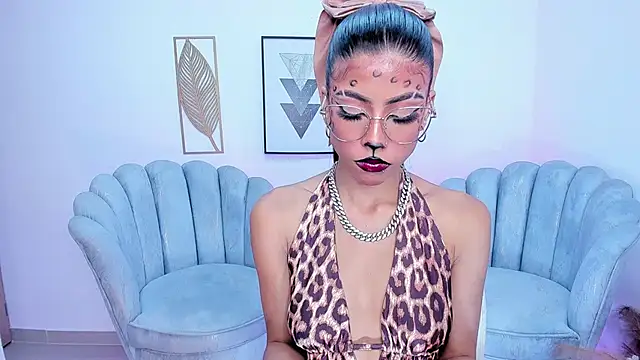 zaira wetsler online show from 10-21-25, 04:57