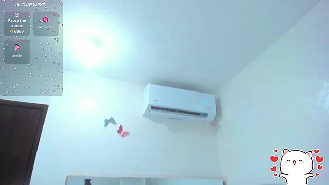 Snapshot of KendallMiller2 chatting on 10-08-25, 06:38 KendallMiller2 online show from 10-08-25, 06:38