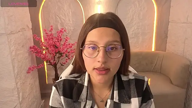 Nyx Tamy Tx  online show from 10-11-25, 12:47