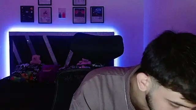 Snapshot of Sebasxxl12 chatting on 10-14-25, 01:45 Sebasxxl12 online show from 10-14-25, 01:45