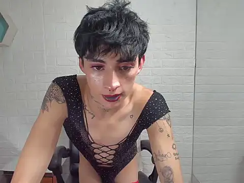 Snapshot of Mila_Leon chatting on 10-01-25, 03:34 Mila Leon online show from 10-01-25, 03:34