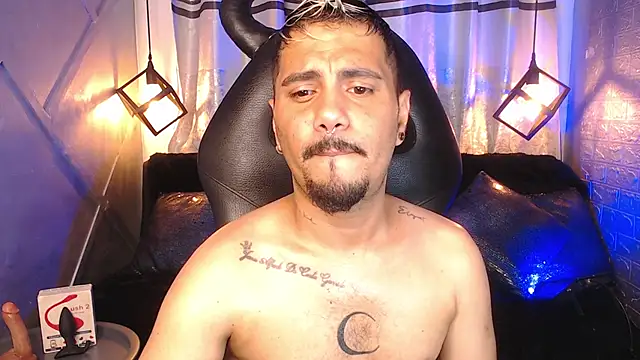 Snapshot of GSUS_PATRICK chatting on 10-11-25, 10:41 GSUS PATRICK online show from 10-11-25, 10:41