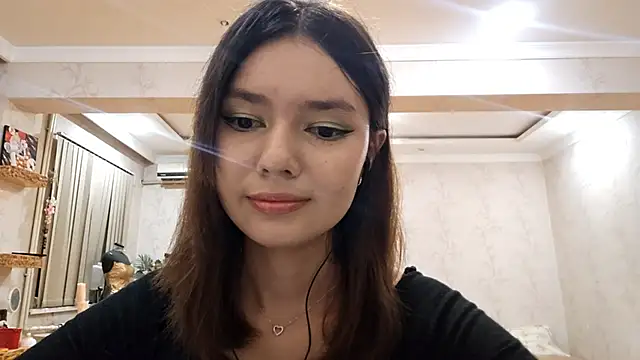 ImogeneMalinconico online show from 10-21-25, 06:19