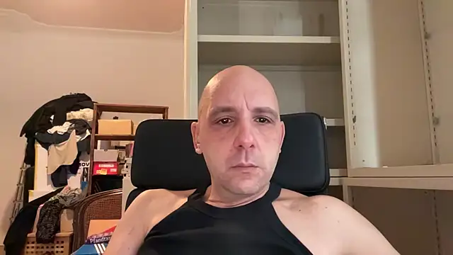 Snapshot of francescaloveher chatting on 09-30-25, 12:54 francescaloveher online show from 09-30-25, 12:54