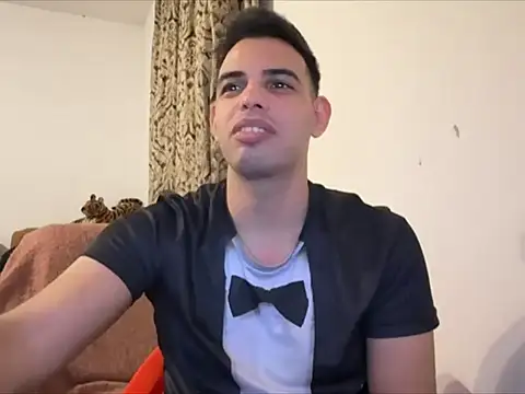 Snapshot of _Djonson_ chatting on 10-24-25, 03:47 Djonson online show from 10-24-25, 03:47