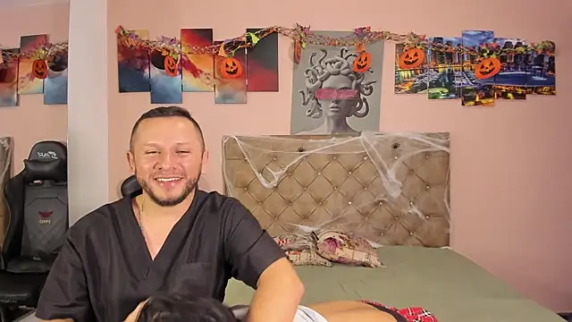 Snapshot of scarlett_vex chatting on 10-31-25, 10:22 scarlett vex online show from 10-31-25, 10:22