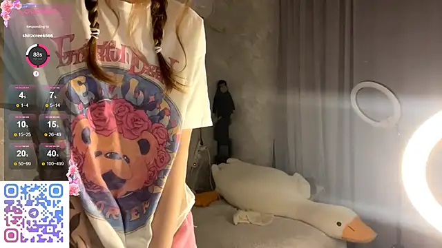 Snapshot of Eva_you_chance chatting on 09-29-25, 01:00 Eva you chance online show from 09-29-25, 01:00