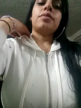 Snapshot of AliciaLove-- chatting on 09-28-25, 03:45 AliciaLove-- online show from 09-28-25, 03:45