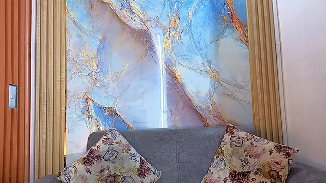 Nahomy Smiths aws online show from 10-25-25, 09:53