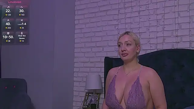Snapshot of AnastassiaHills chatting on 10-02-25, 12:01 AnastassiaHills online show from 10-02-25, 12:01