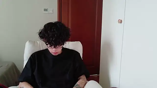 hangzi-0011 online show from 10-19-25, 06:03