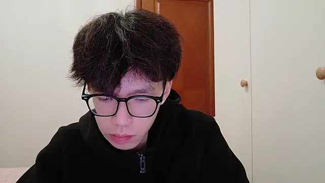 Snapshot of hangzi-0011 chatting on 11-09-25, 11:41 hangzi-0011 online show from 11-09-25, 11:41