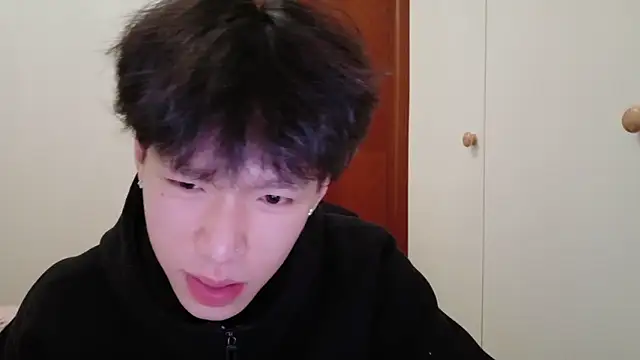 Snapshot of hangzi-0011 chatting on 11-15-25, 08:55 hangzi-0011 online show from 11-15-25, 08:55