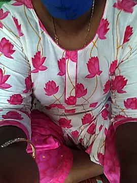 Snapshot of Tamilselviroja- chatting on 10-15-25, 03:39 Tamilselviroja- online show from 10-15-25, 03:39