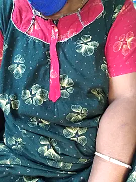 Snapshot of Tamilselviroja- chatting on 10-15-25, 04:29 Tamilselviroja- online show from 10-15-25, 04:29