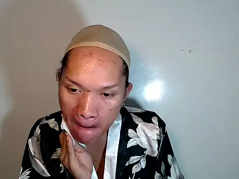 Snapshot of amandareddragon chatting on 11-19-25, 06:13 amandareddragon online show from 11-19-25, 06:13