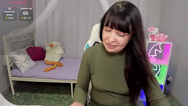 Snapshot of LindaRomero chatting on 11-09-25, 11:08 LindaRomero online show from 11-09-25, 11:08