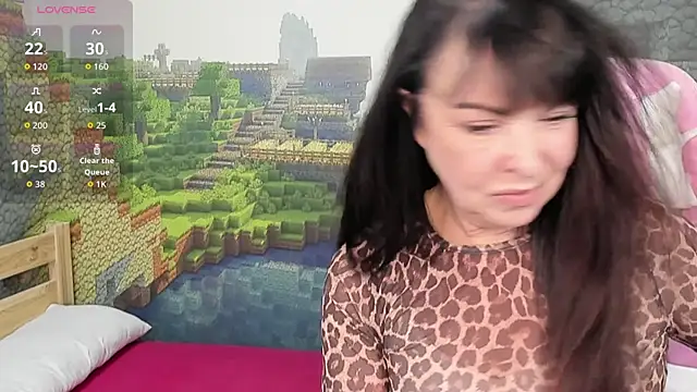 Snapshot of LindaRomero chatting on 11-12-25, 10:37 LindaRomero online show from 11-12-25, 10:37