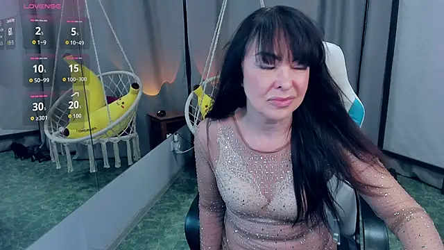 Snapshot of LindaRomero chatting on 12-18-25, 09:59 LindaRomero online show from 12-18-25, 09:59