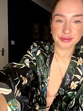 Cherry-L-28 online show from 11-28-25, 06:27