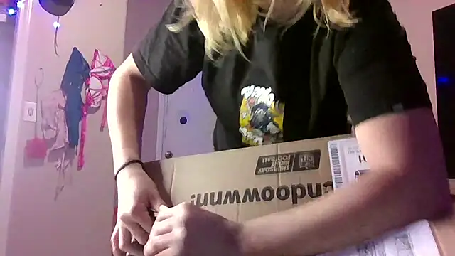 Queen2454 online show from 10-12-25, 09:58