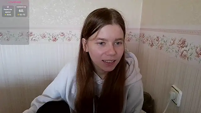 0nlyLola online show from 11-06-25, 08:04