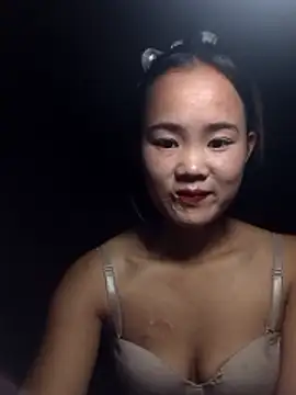 Snapshot of Alice_wo chatting on 10-18-25, 10:43 Alice wo online show from 10-18-25, 10:43