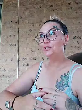 Snapshot of Sinful_Kait_XX chatting on 12-17-25, 02:50 Sinful Kait XX online show from 12-17-25, 02:50