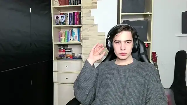  Chris Next Door  online show from 10-30-25, 04:52